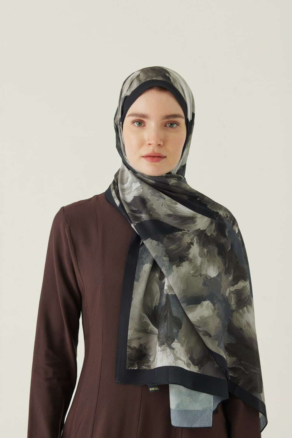 Çiçekli İpek Şal Siyah - 1